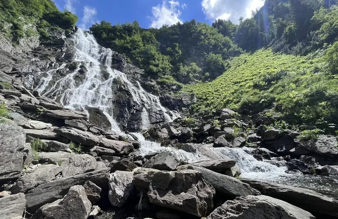 Bâlea Waterfall and Bâlea Lake