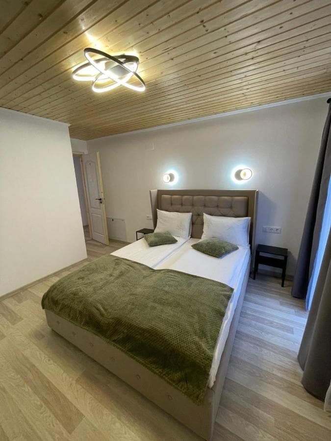 Bedrooms 3, 4 and 5