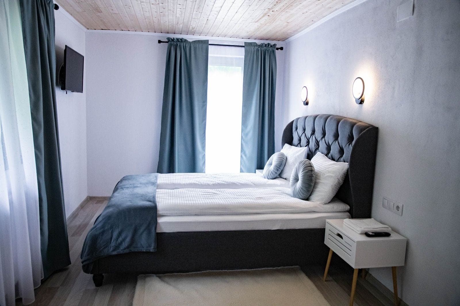 5 en-suite bedrooms