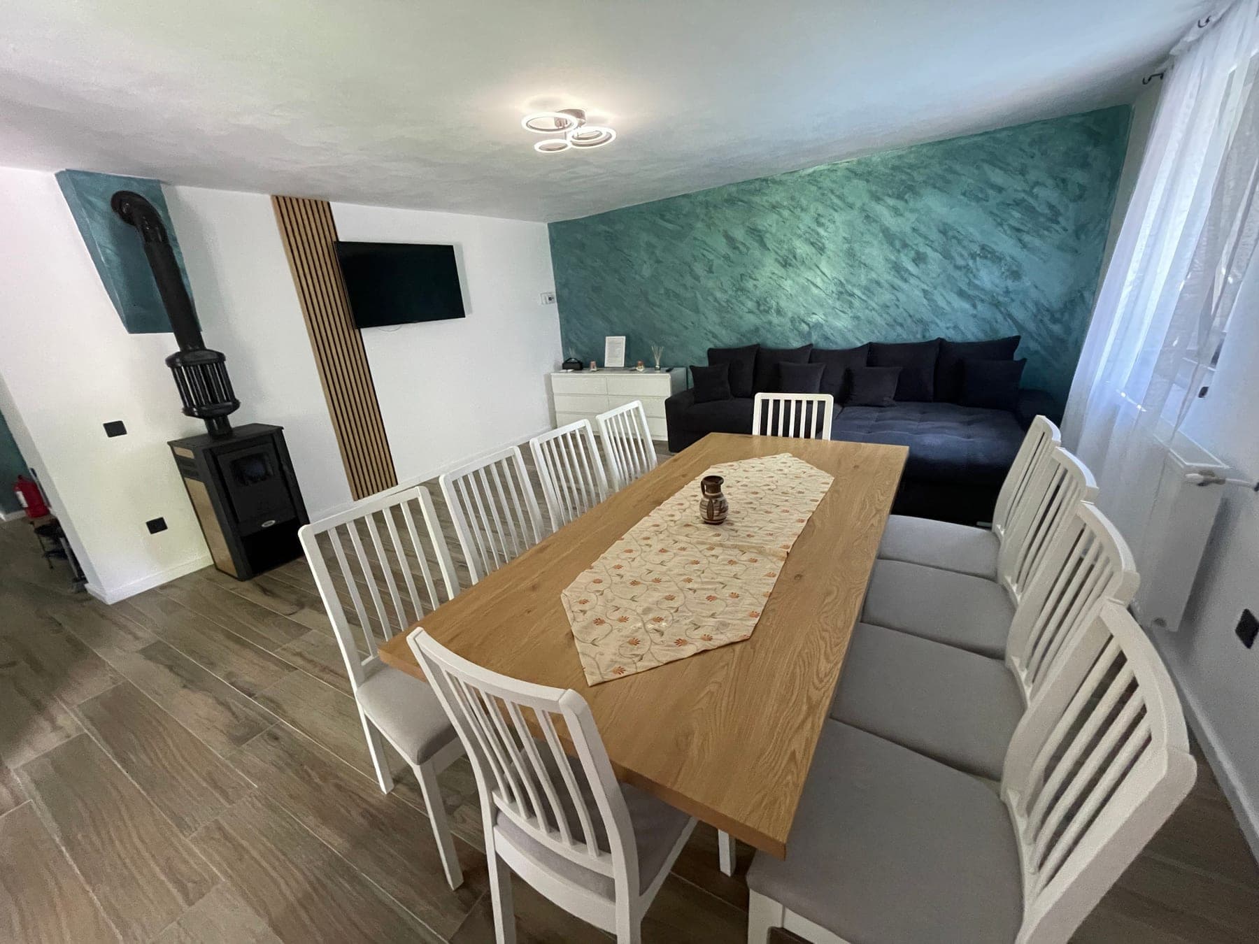 Living and kitchen